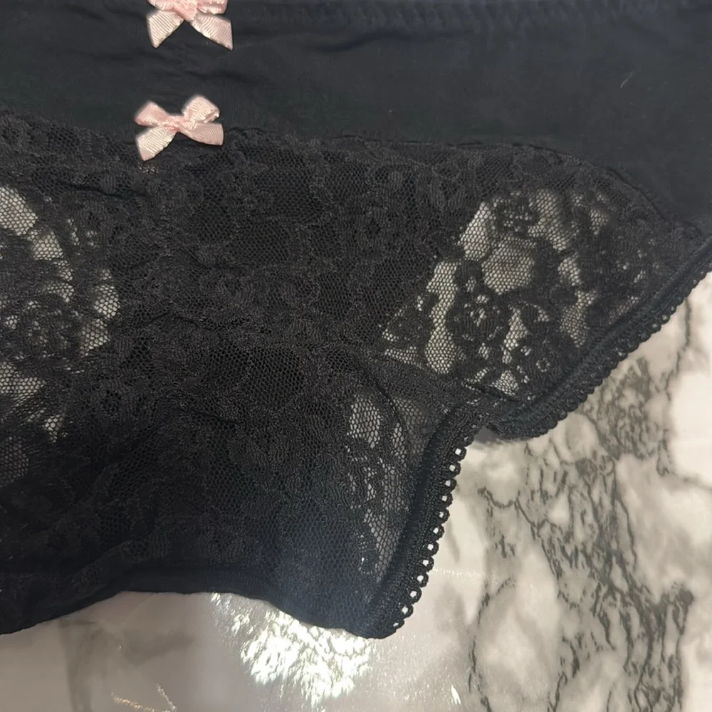 Victoria’s Secret Y2K Black Lace Trim Panties with Pink Bow size small